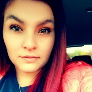 Meet your Posher, Leanna